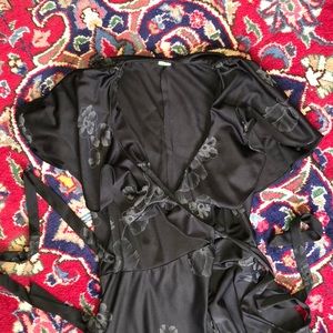 Black Floral polyester 70s Wrap dress